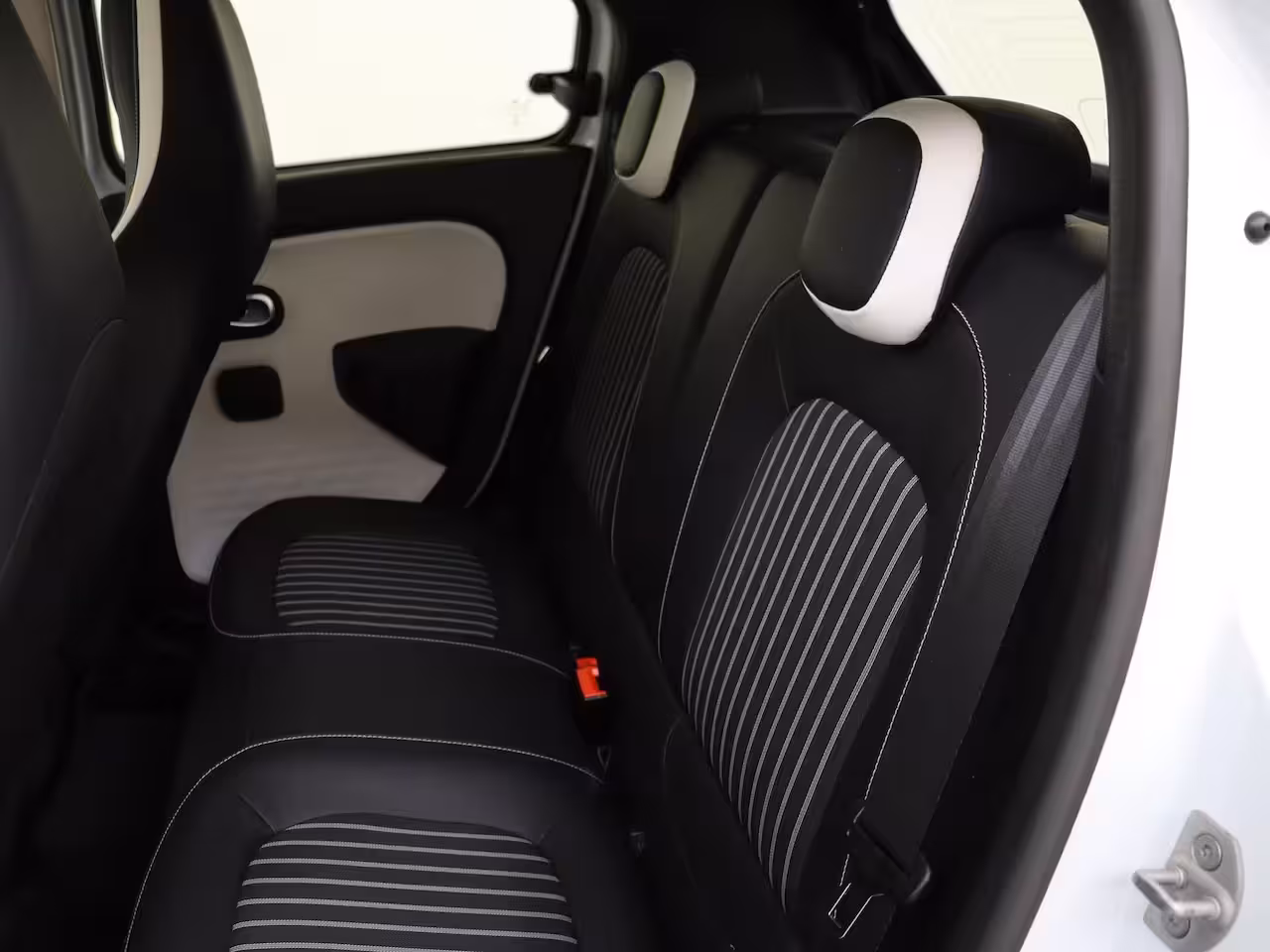 Renault Twingo Z.E. R80 Intens | achteropkomend verkeer waarschuwing | airco automatisch | Apple Carplay/Andro