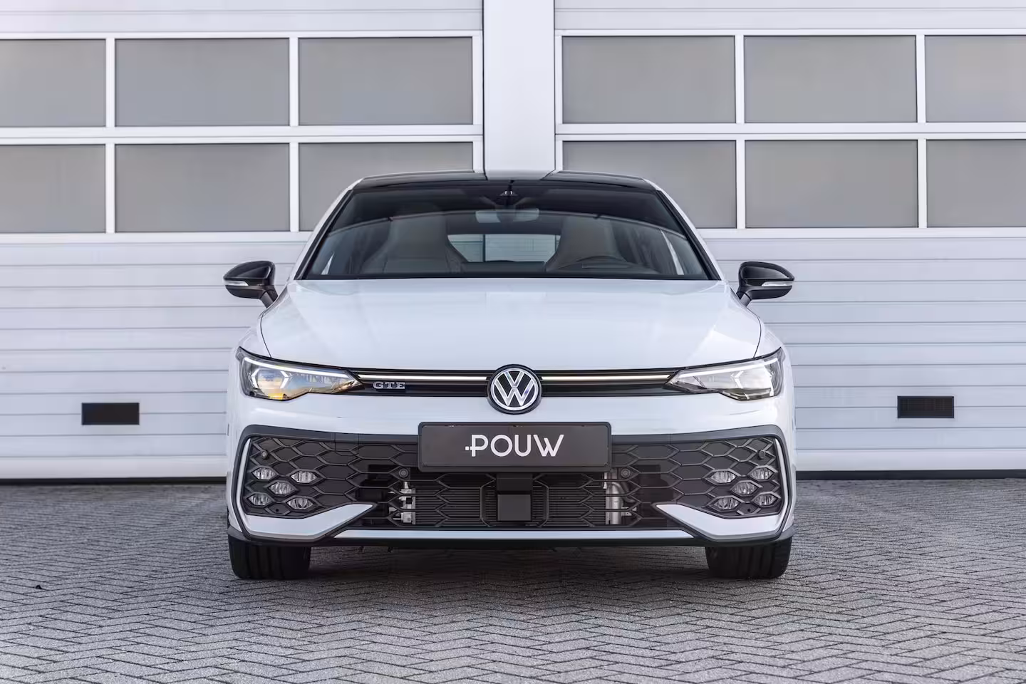 Volkswagen Golf GTE 1.5 eHybrid 272pk | SoH 100% | Trekhaak | Panoramadak | Stoelverwarming/Verkoeling | H
