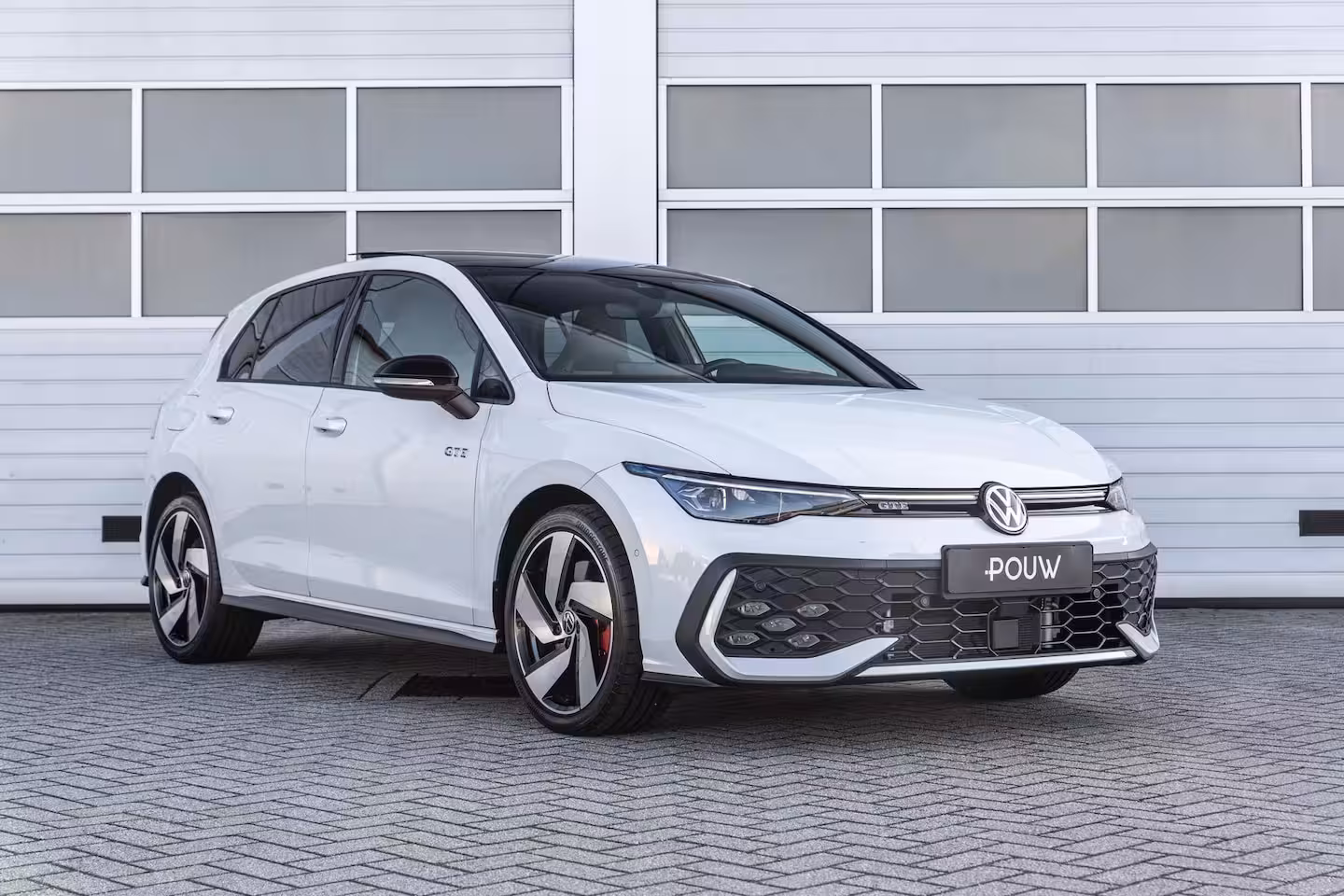 Volkswagen Golf GTE 1.5 eHybrid 272pk | SoH 100% | Trekhaak | Panoramadak | Stoelverwarming/Verkoeling | H