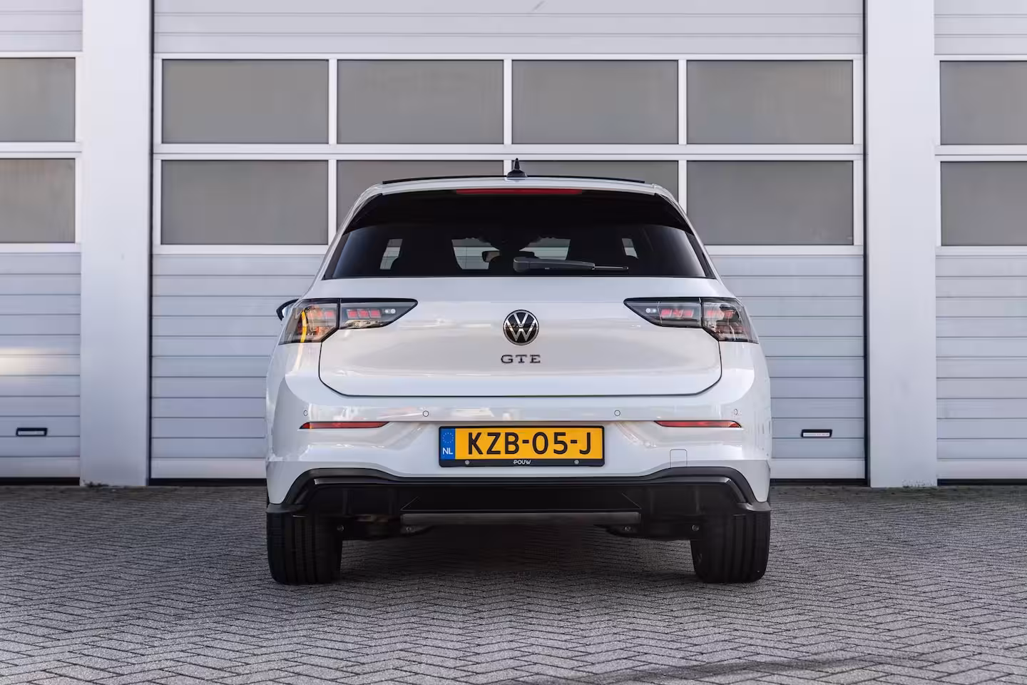 Volkswagen Golf GTE 1.5 eHybrid 272pk | SoH 100% | Trekhaak | Panoramadak | Stoelverwarming/Verkoeling | H
