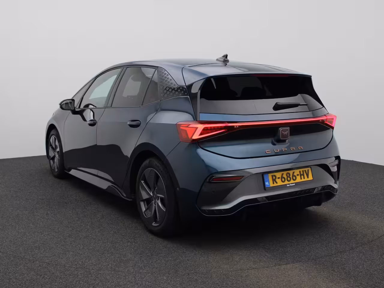 Cupra Born Business Plus 62 kWh ACHTERUITRIJCAMERA | ADAPTIVE CRUISE CONTROL | APPLE CARPLAY - ANDROI