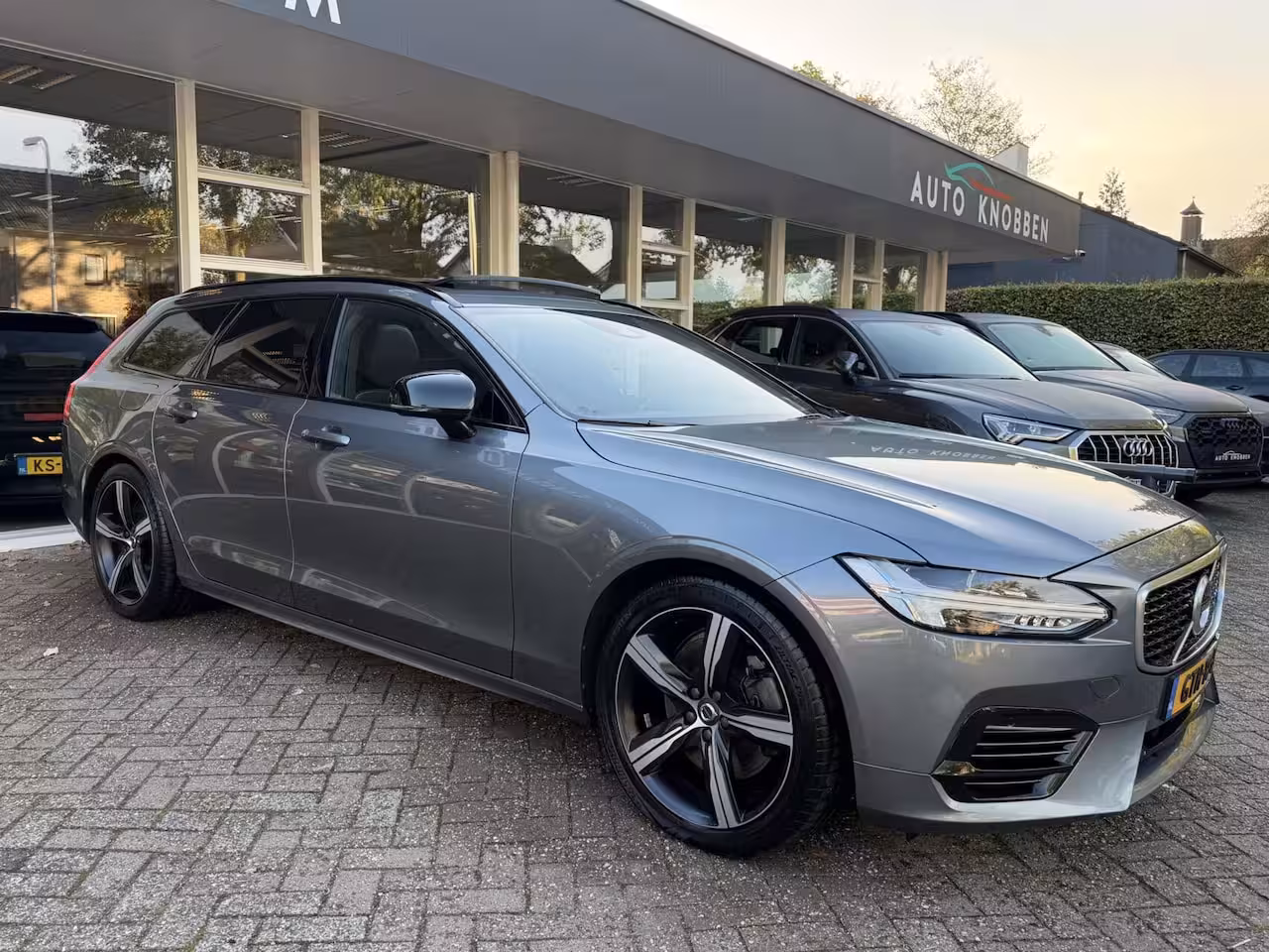 Volvo V90 2.0 T8 AWD R-Design Leer, Pano, Camera