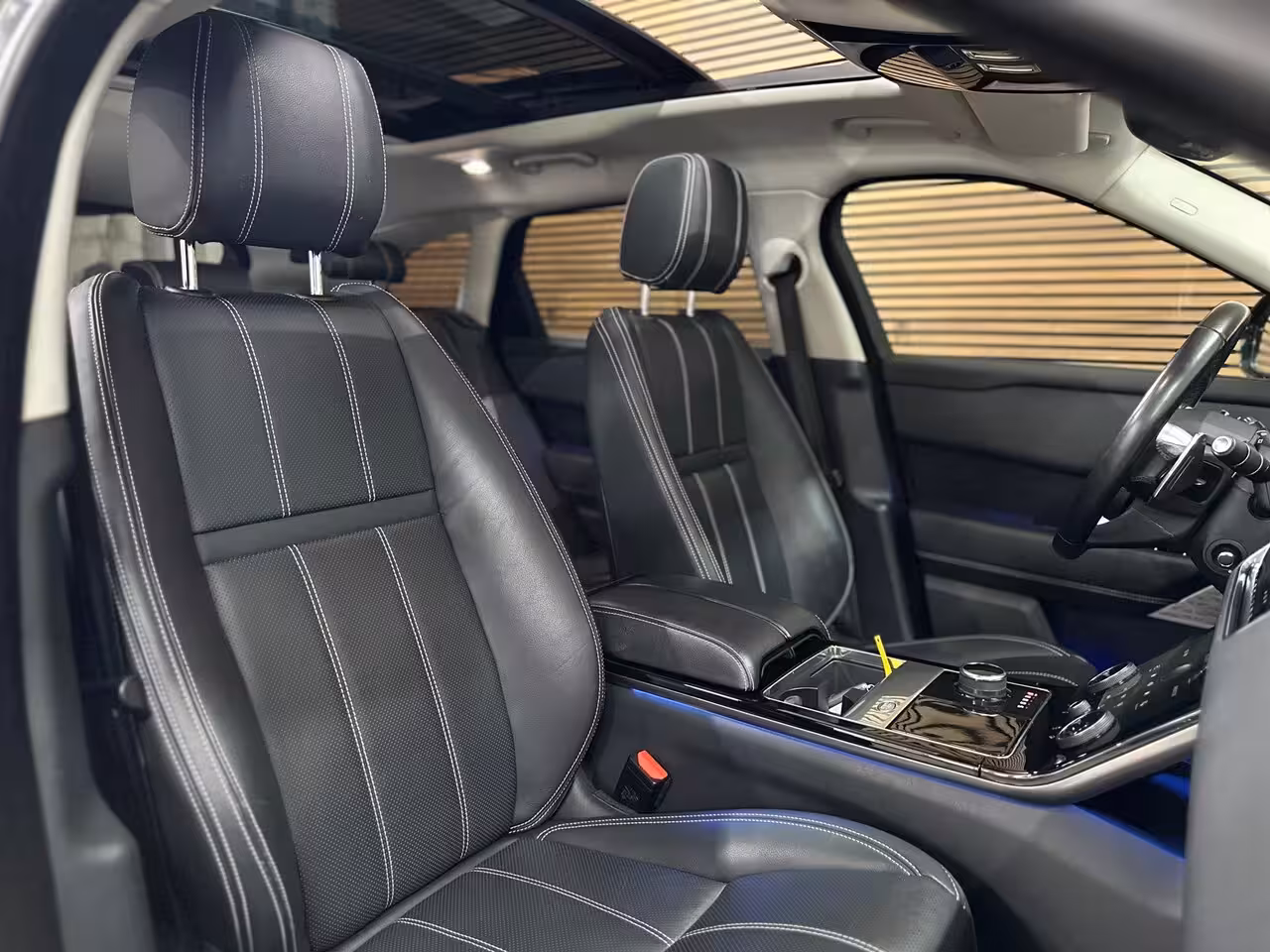 Land Rover Range Rover Velar 250PK| R-Dynamic SE| Virtual| Pano| Matrix LED| Ambient| Meridian| Winter Pack| 360°| ACC|