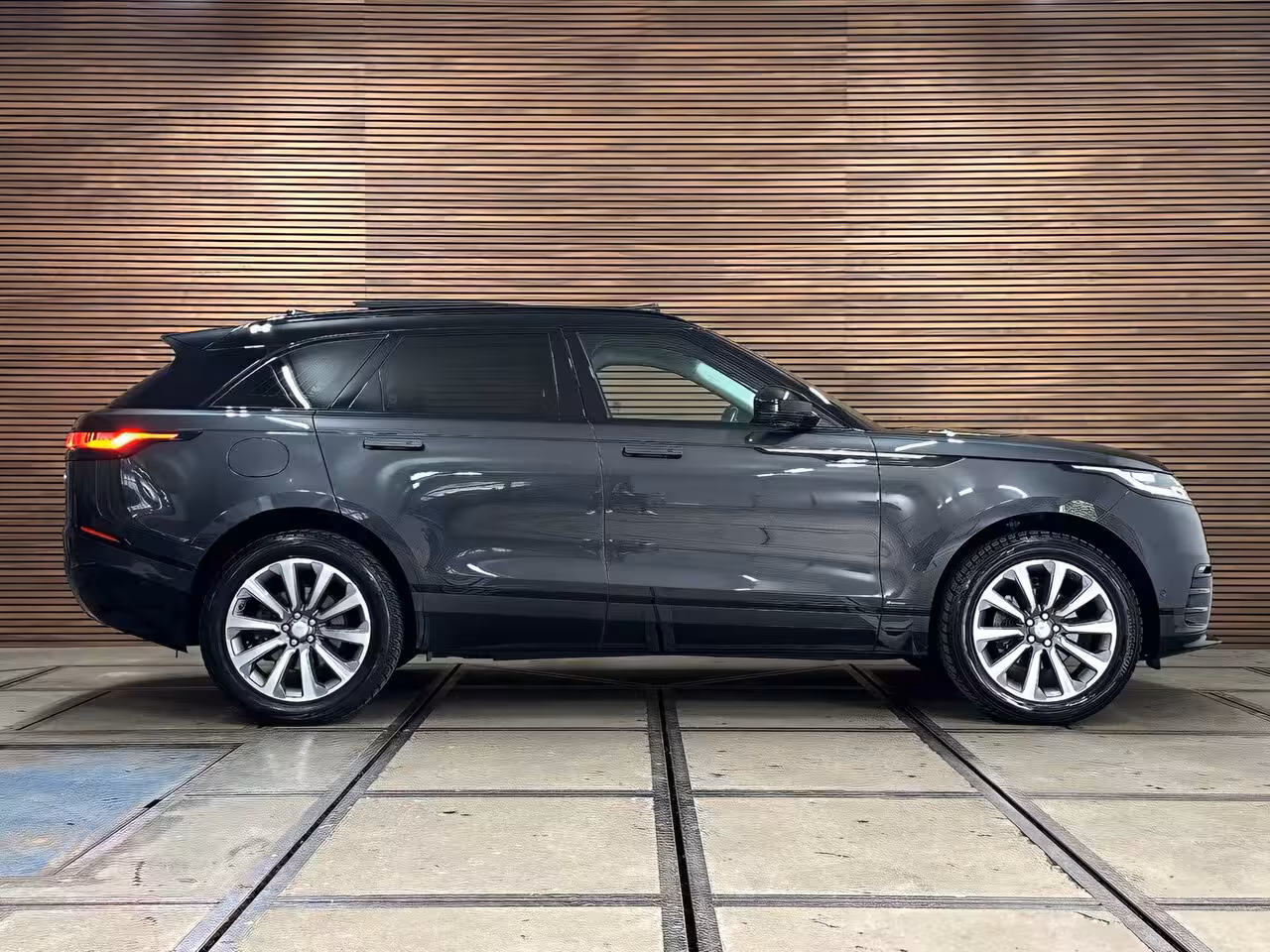 Land Rover Range Rover Velar 250PK| R-Dynamic SE| Virtual| Pano| Matrix LED| Ambient| Meridian| Winter Pack| 360°| ACC|