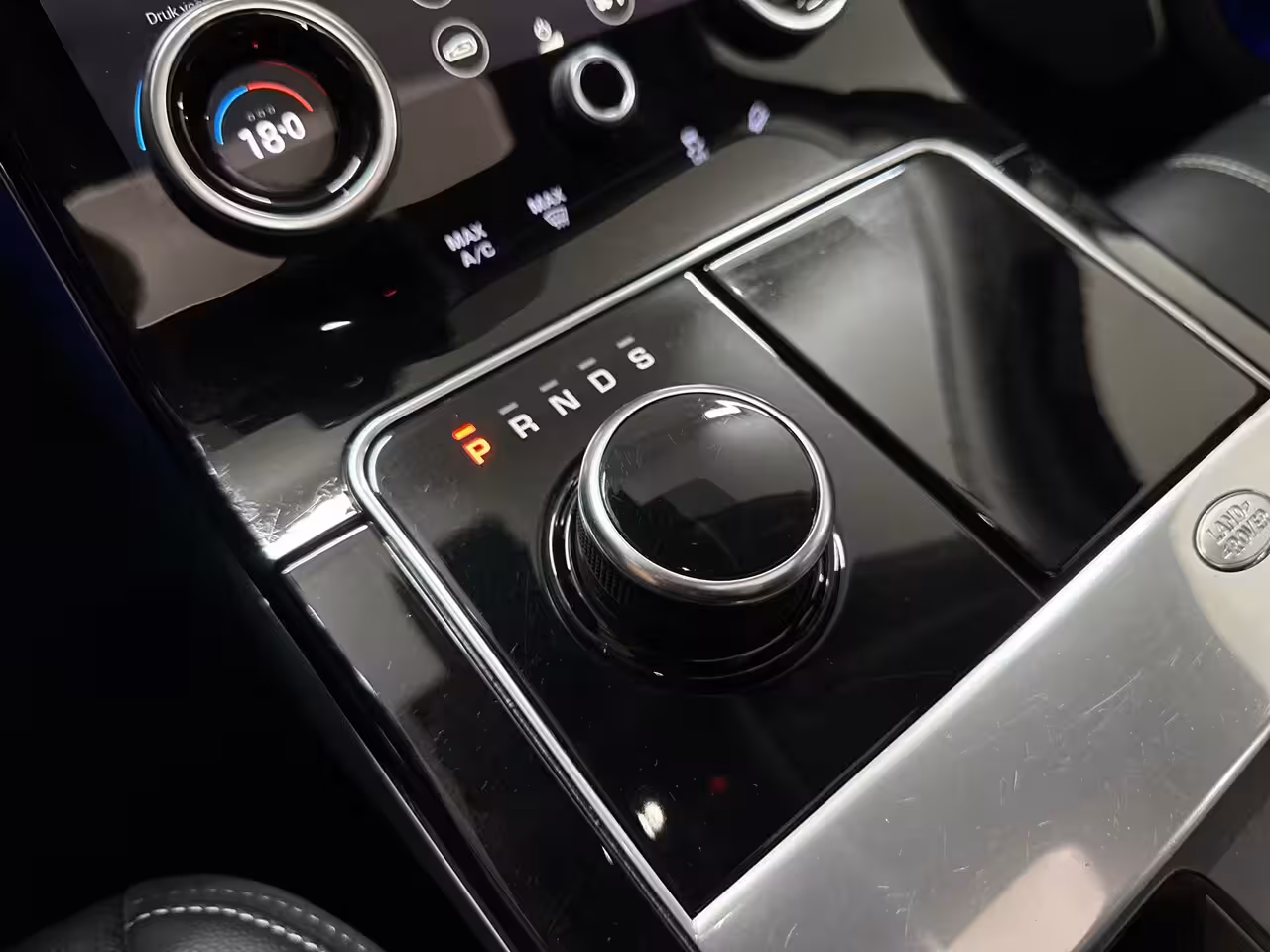 Land Rover Range Rover Velar 250PK| R-Dynamic SE| Virtual| Pano| Matrix LED| Ambient| Meridian| Winter Pack| 360°| ACC|