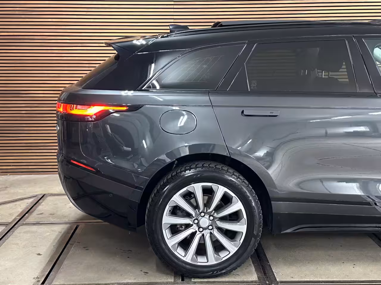 Land Rover Range Rover Velar 250PK| R-Dynamic SE| Virtual| Pano| Matrix LED| Ambient| Meridian| Winter Pack| 360°| ACC|