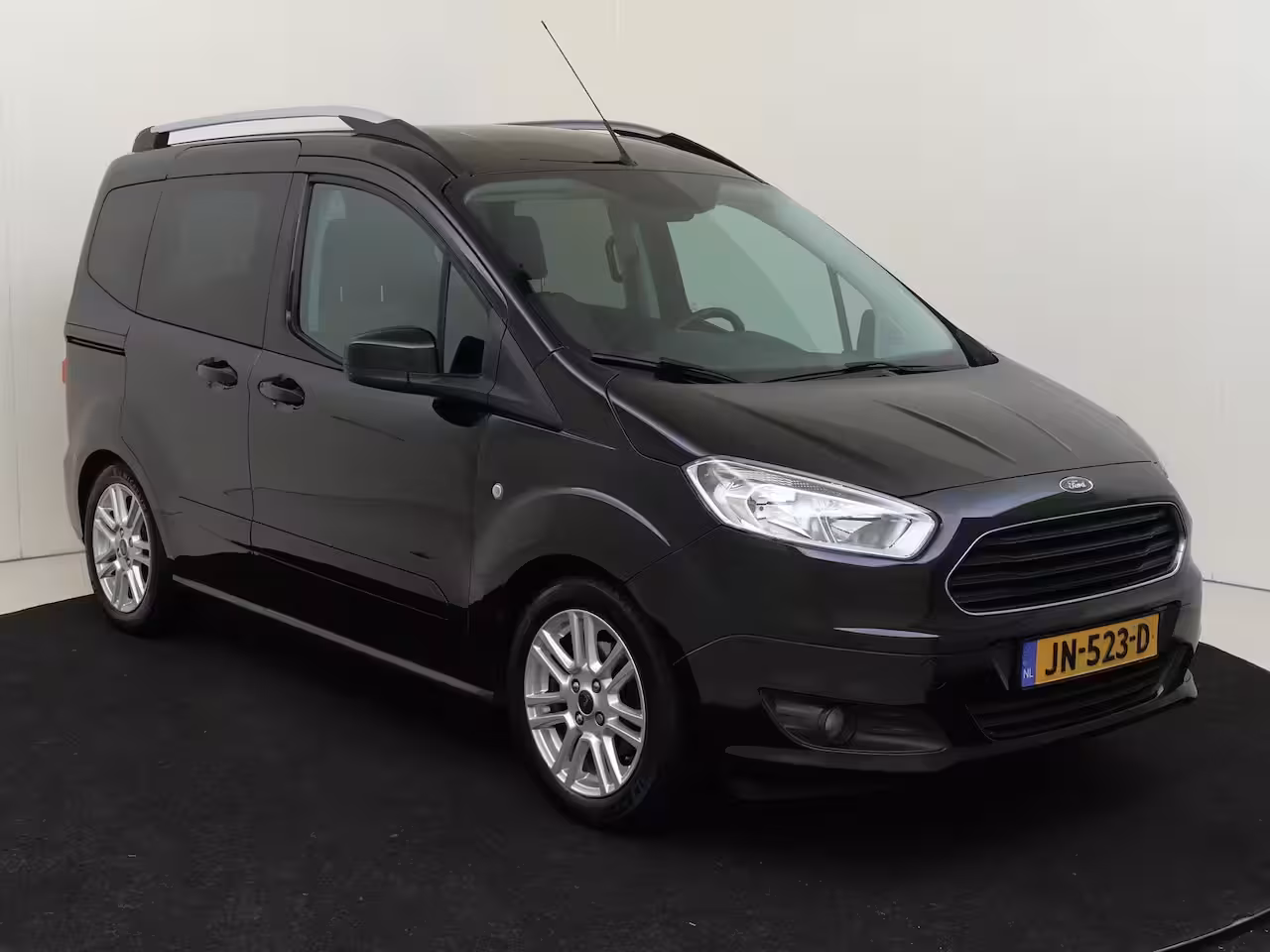 Ford Tourneo Courier 1.0 Titanium 5 persoons | Navigatie | Parkeercamera | Cruise control | LM velgen |