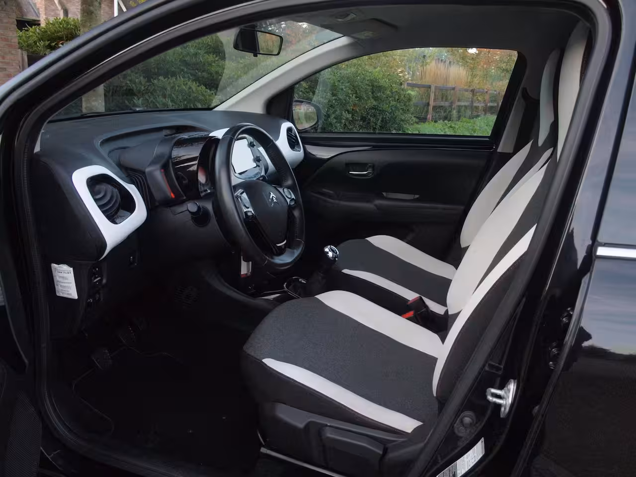 Citroën C1 1.0 VTi Urban Ride | Camera | 5-deurs | Airco | 15 Inch | NL-Auto |