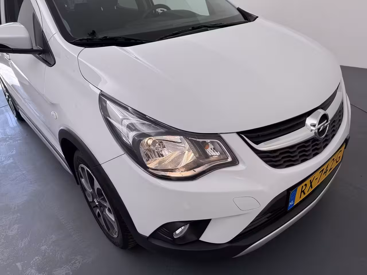Opel Karl 1.0 Rocks Online Edition / Navigatie / Parkeersensoren / Carplay / Airco / 15'' LMV