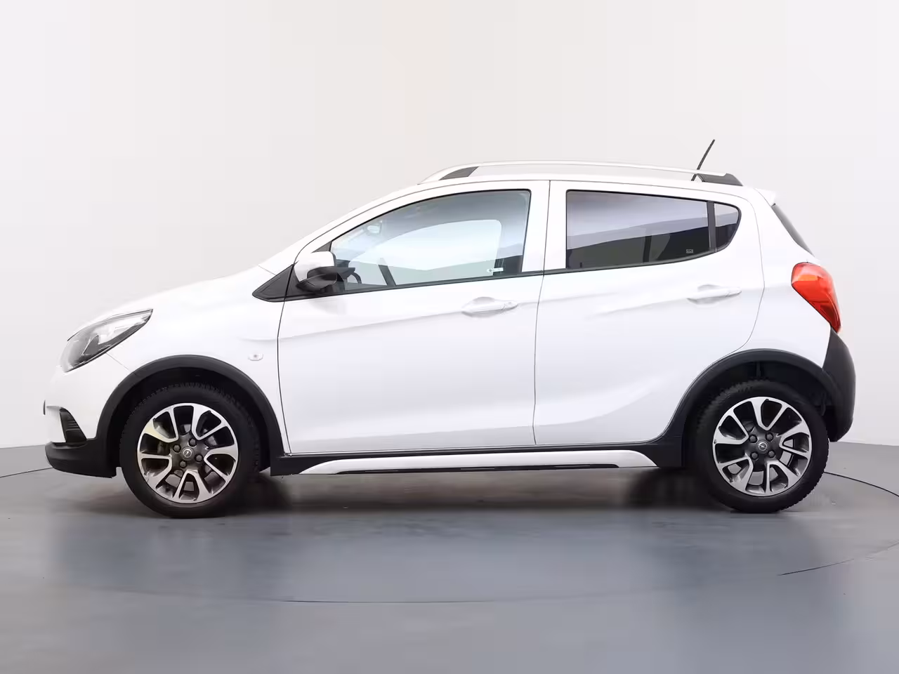 Opel Karl 1.0 Rocks Online Edition / Navigatie / Parkeersensoren / Carplay / Airco / 15'' LMV