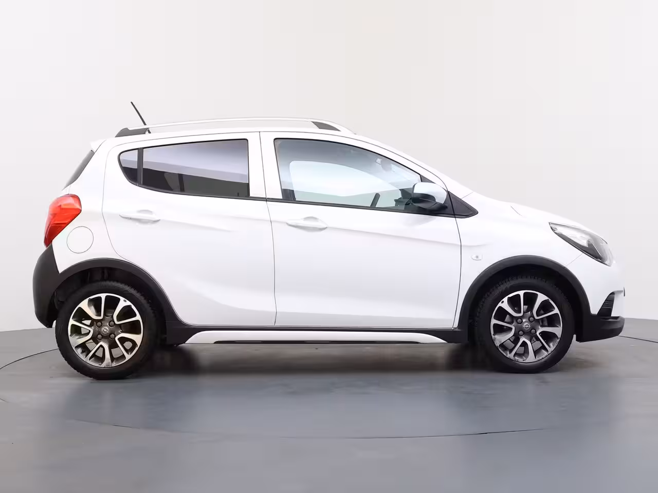 Opel Karl 1.0 Rocks Online Edition / Navigatie / Parkeersensoren / Carplay / Airco / 15'' LMV