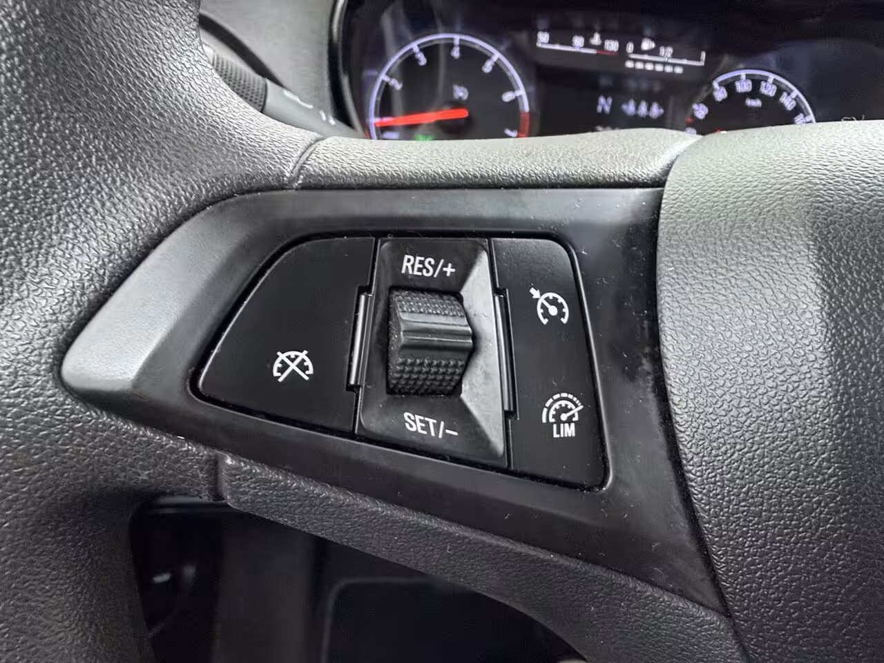 Opel Karl 1.0 Rocks Online Edition / Navigatie / Parkeersensoren / Carplay / Airco / 15'' LMV