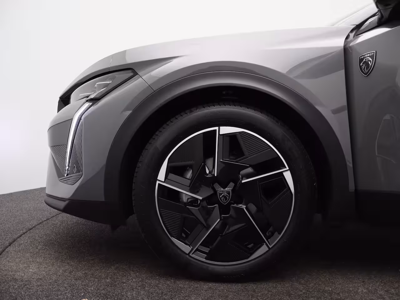 Peugeot 408 GT 1.2 Hybrid 145 e-DCS6 Tot 8 Jaar Garantie | Carplay | Camera 360* | PDC V+A | Stuurverw