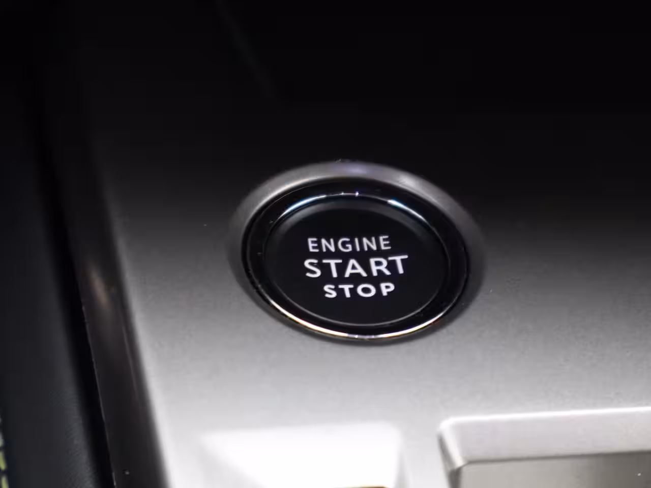 Peugeot 408 GT 1.2 Hybrid 145 e-DCS6 Tot 8 Jaar Garantie | Carplay | Camera 360* | PDC V+A | Stuurverw