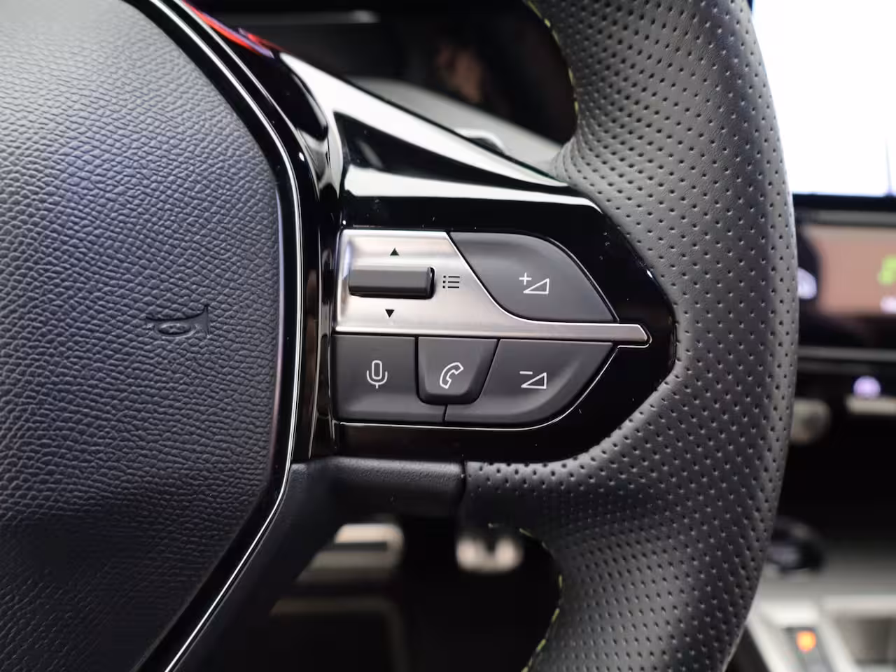 Peugeot 408 GT 1.2 Hybrid 145 e-DCS6 Tot 8 Jaar Garantie | Carplay | Camera 360* | PDC V+A | Stuurverw