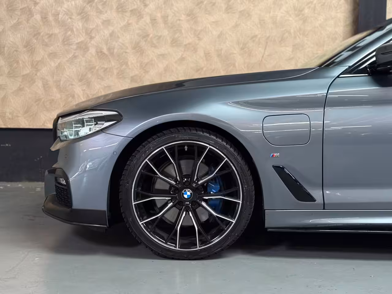 BMW 5-serie 530e iPerformance High Executive | Stoelverwarming/Verkoeling | H&K | HUD | Pano | Camera