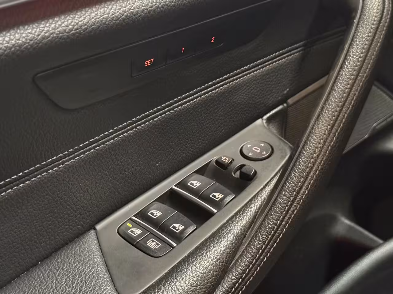 BMW 5-serie 530e iPerformance High Executive | Stoelverwarming/Verkoeling | H&K | HUD | Pano | Camera