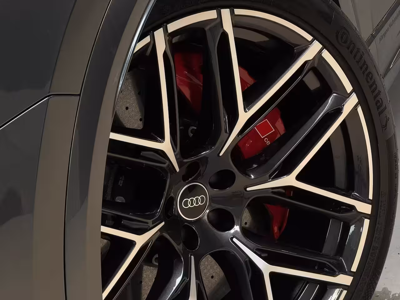 Audi Q8 4.0 TFSI RSQ8 Quattro Performance Keramisch|Massage|Pano|