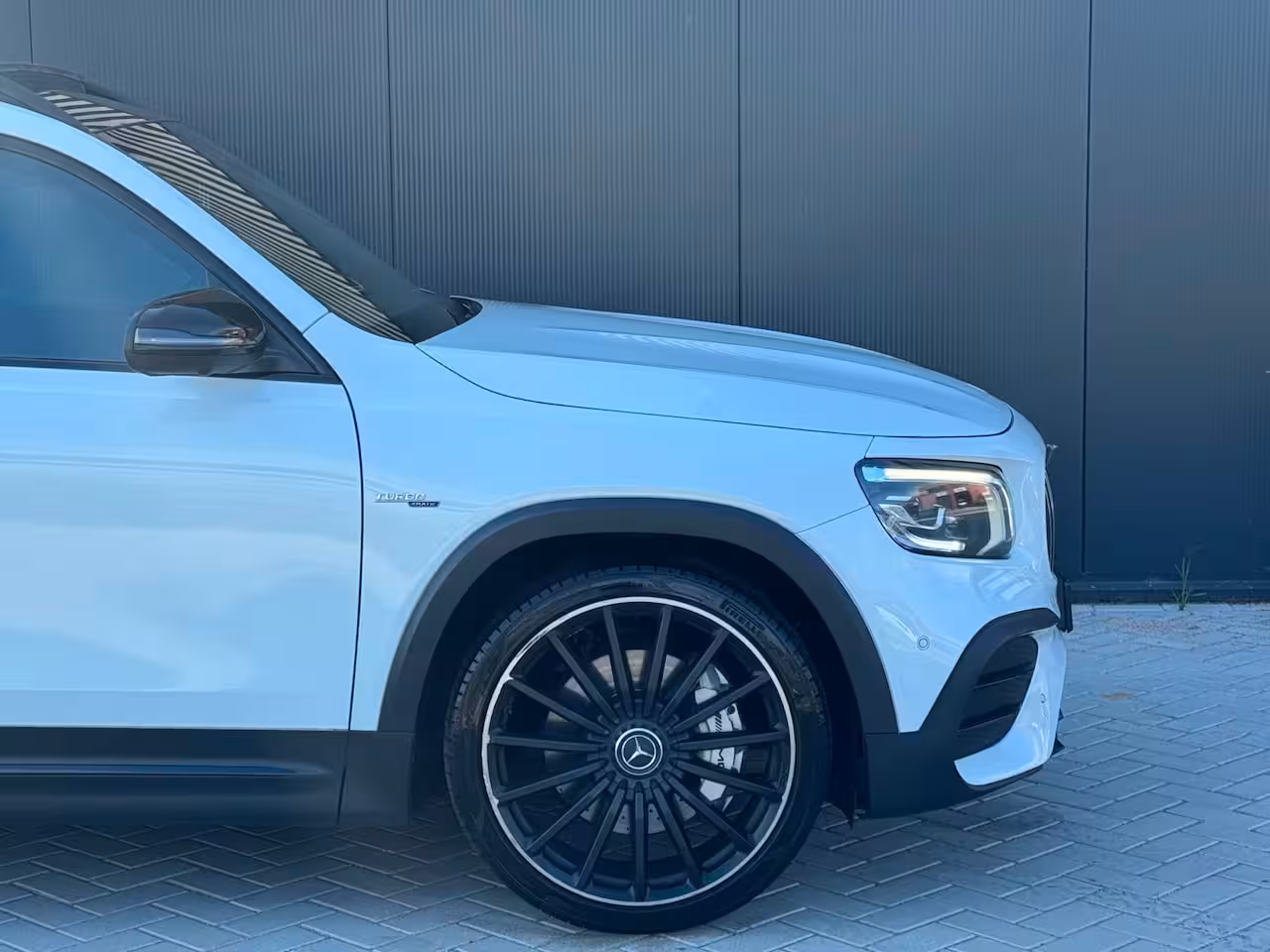 Mercedes-Benz GLB AMG 35 4MATIC Premium Plus | BOMVOL | DEALER