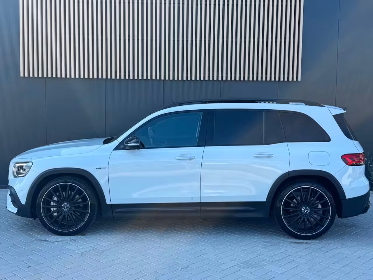 Mercedes-Benz GLB AMG 35 4MATIC Premium Plus | BOMVOL | DEALER