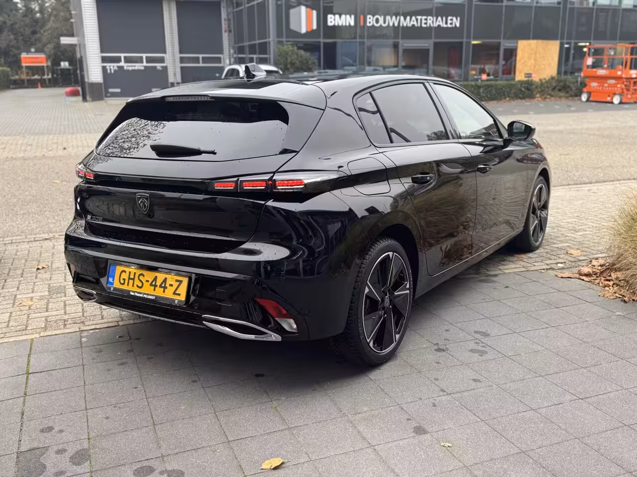 Peugeot E-308 Allure EV 54 kWh l Camera achter | Draadloze Apple Carplay/Android Auto | Stoelverwarming