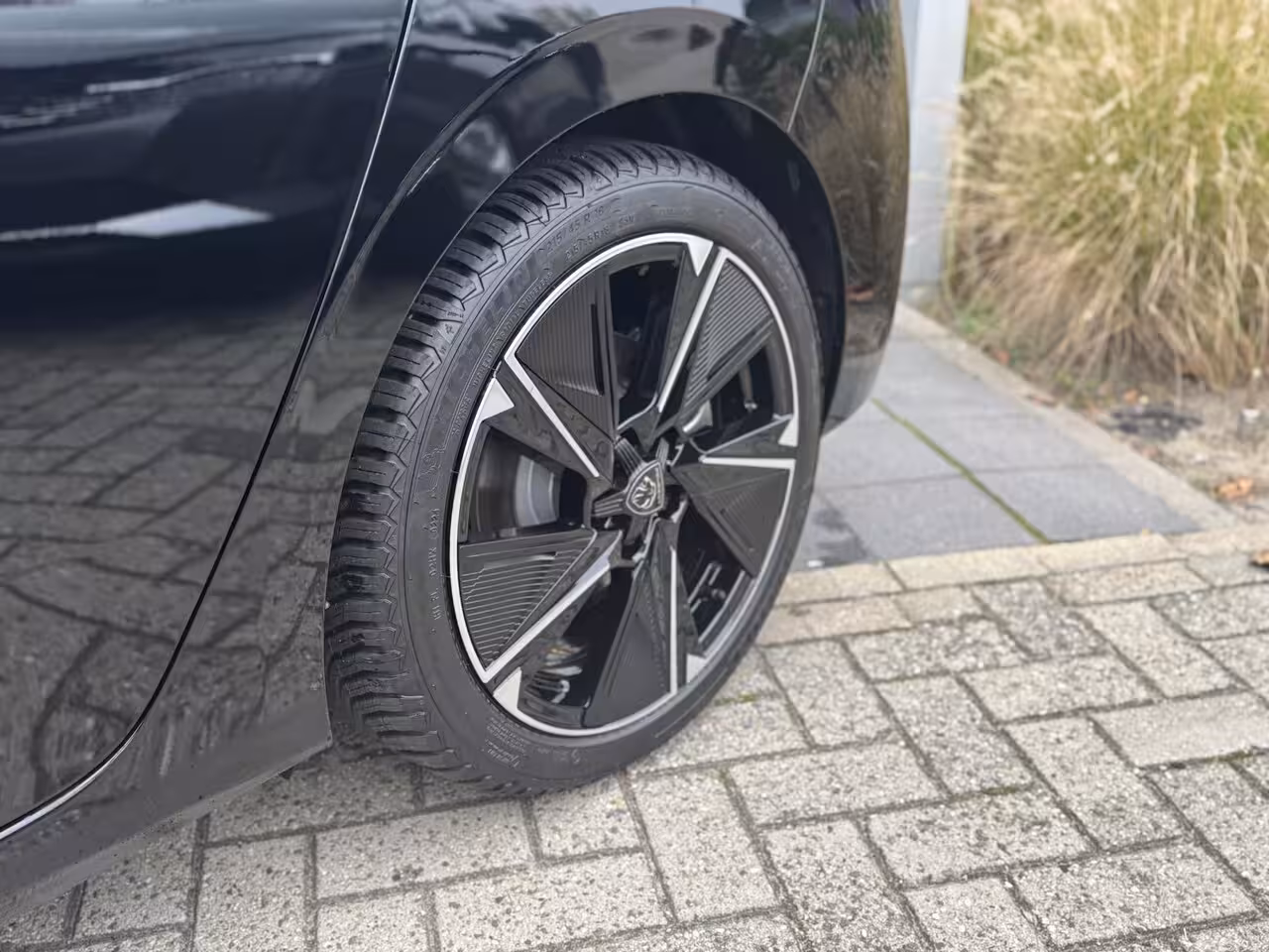 Peugeot E-308 Allure EV 54 kWh l Camera achter | Draadloze Apple Carplay/Android Auto | Stoelverwarming