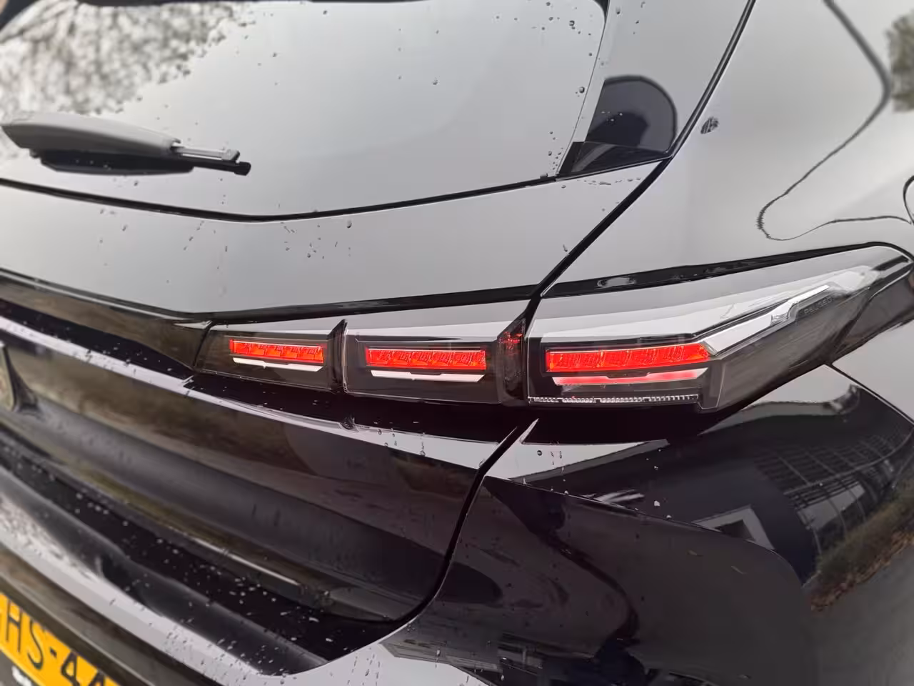Peugeot E-308 Allure EV 54 kWh l Camera achter | Draadloze Apple Carplay/Android Auto | Stoelverwarming