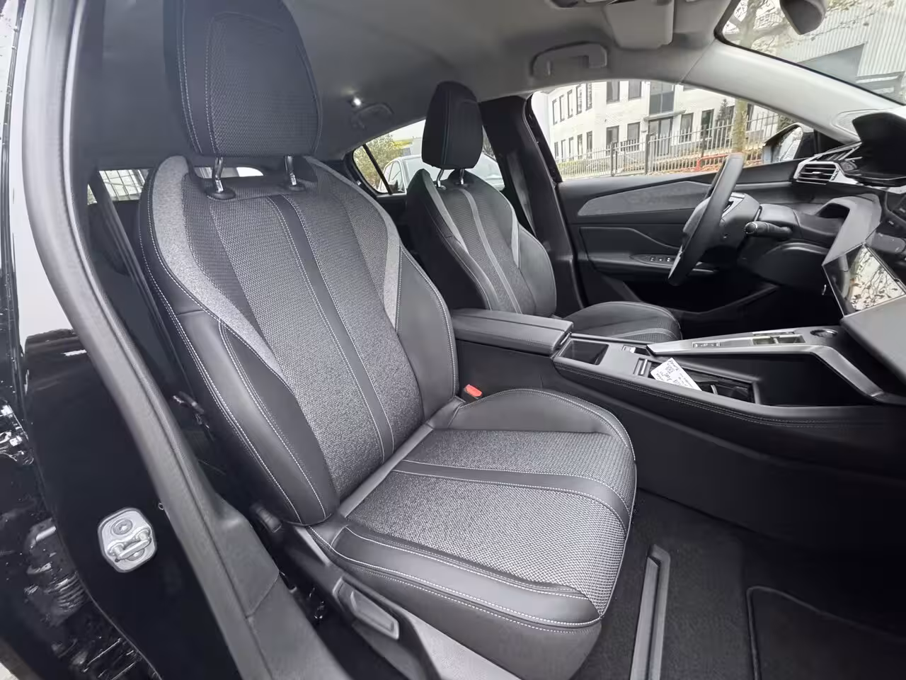 Peugeot E-308 Allure EV 54 kWh l Camera achter | Draadloze Apple Carplay/Android Auto | Stoelverwarming