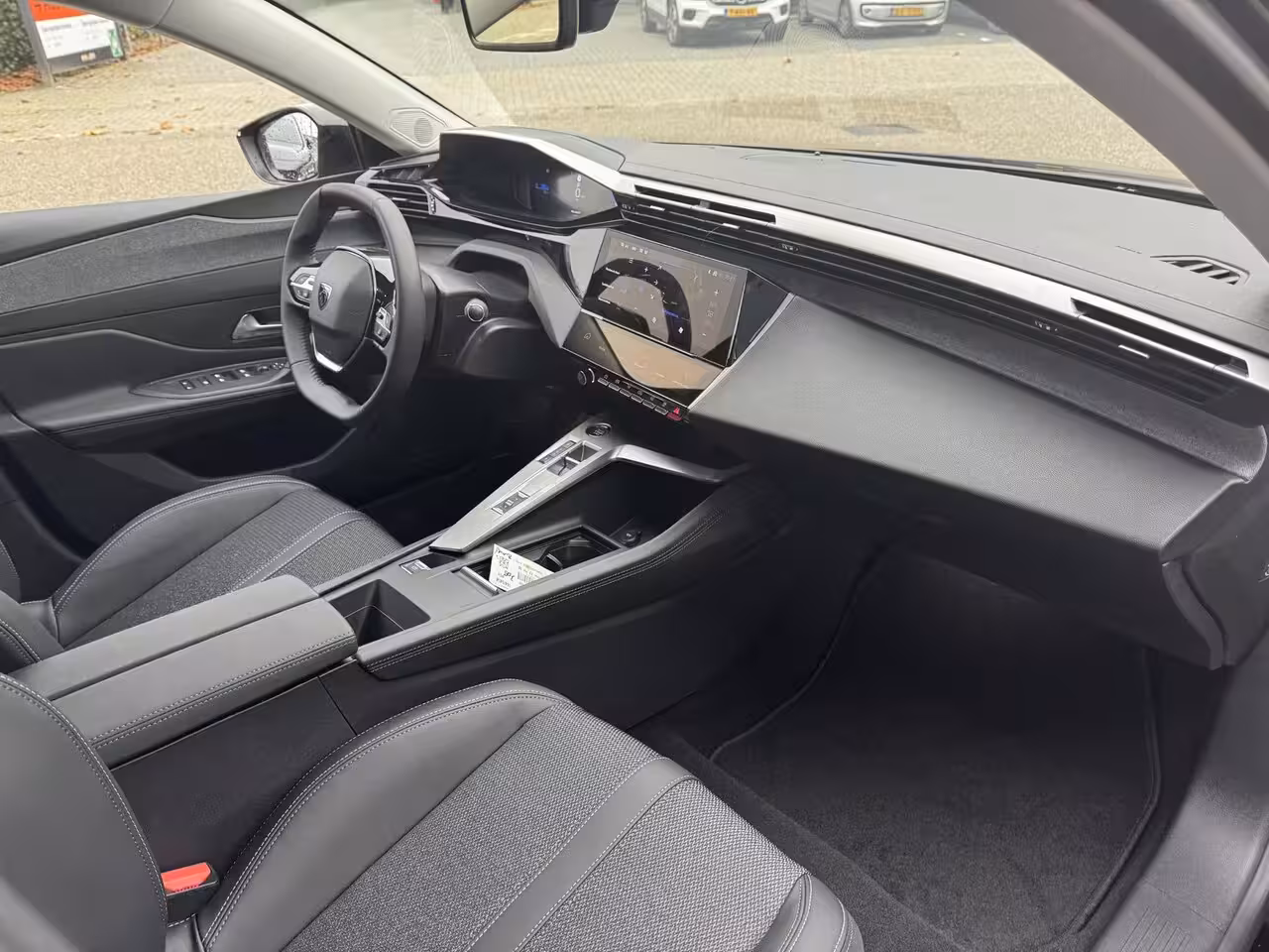 Peugeot E-308 Allure EV 54 kWh l Camera achter | Draadloze Apple Carplay/Android Auto | Stoelverwarming