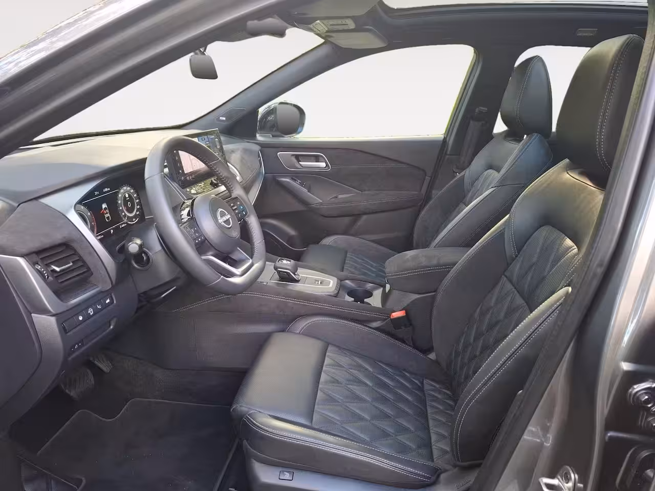 Nissan Qashqai 1.3 MHEV Xtronic Tekna Plus | RONDOM CAMERA | CARPLAY | STOEL, STUUR EN VOORRUITVERWARMING