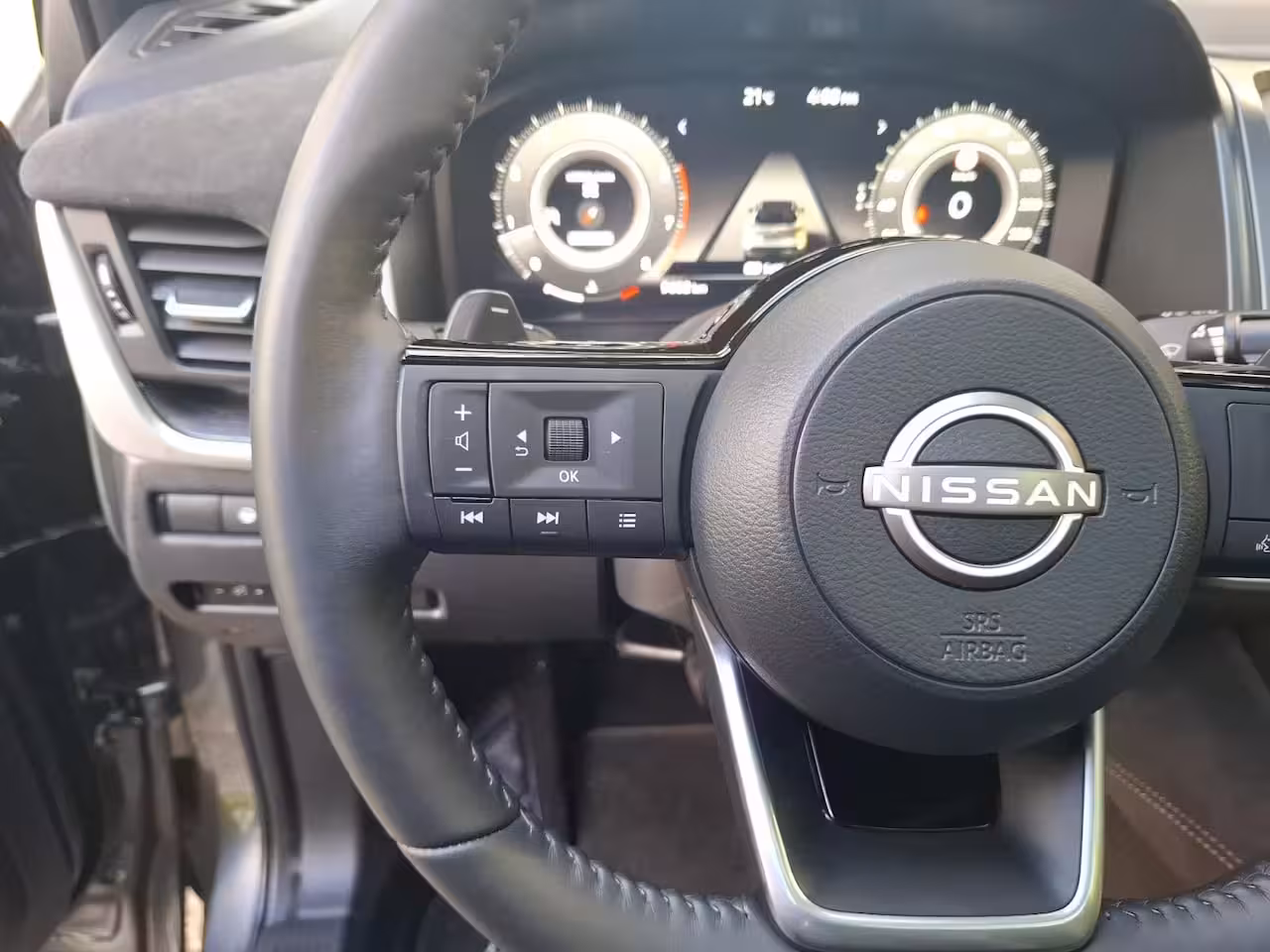 Nissan Qashqai 1.3 MHEV Xtronic Tekna Plus | RONDOM CAMERA | CARPLAY | STOEL, STUUR EN VOORRUITVERWARMING
