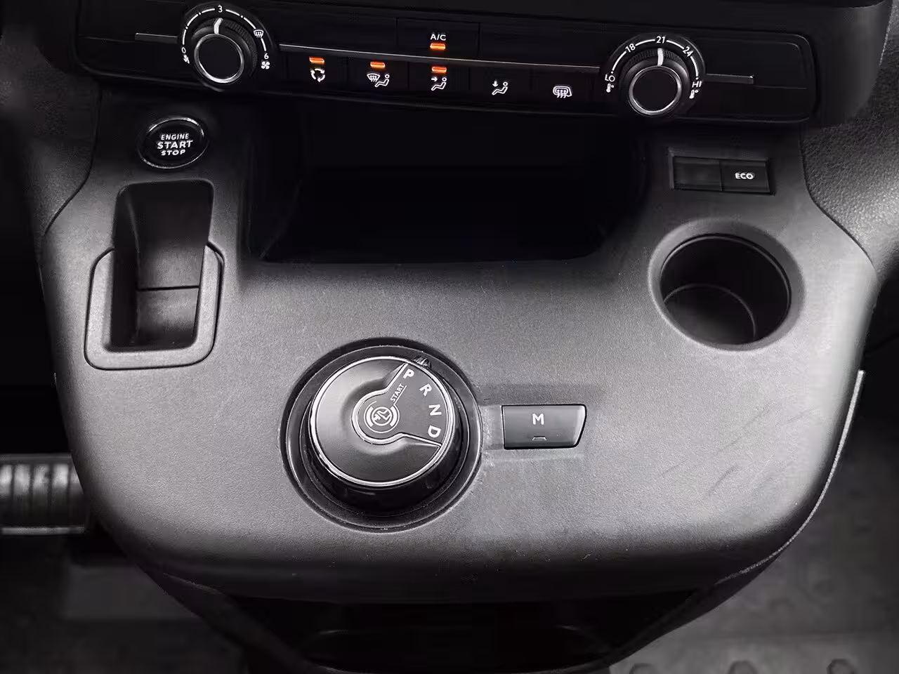 Opel Combo 1.5D L1H1 Innovation | Automaat | Trekhaak | Camera | Navigatie | Lichtmetalen velgen
