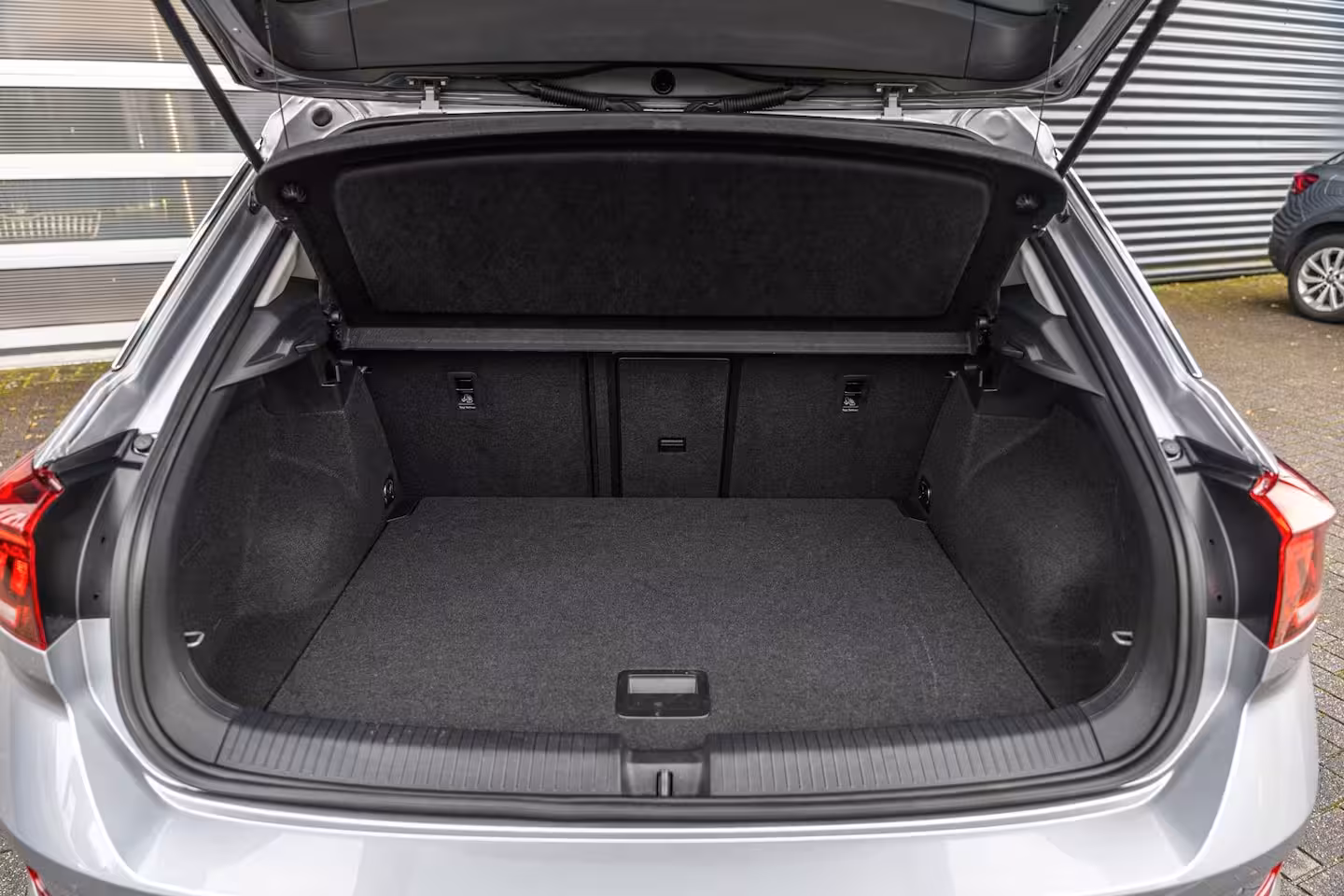 Volkswagen T-Roc 1.0 TSI 110pk Life | Trekhaak | Navigatie | CarPlay/Android Auto | Camera Achter