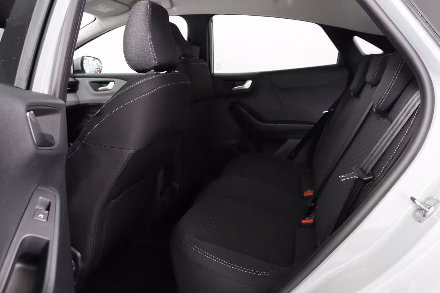 Ford Puma Gen-E Select FWD 47 kWh | Winter Pack | Camera | Elektrische Kofferklep | Navigatie | Draadloze