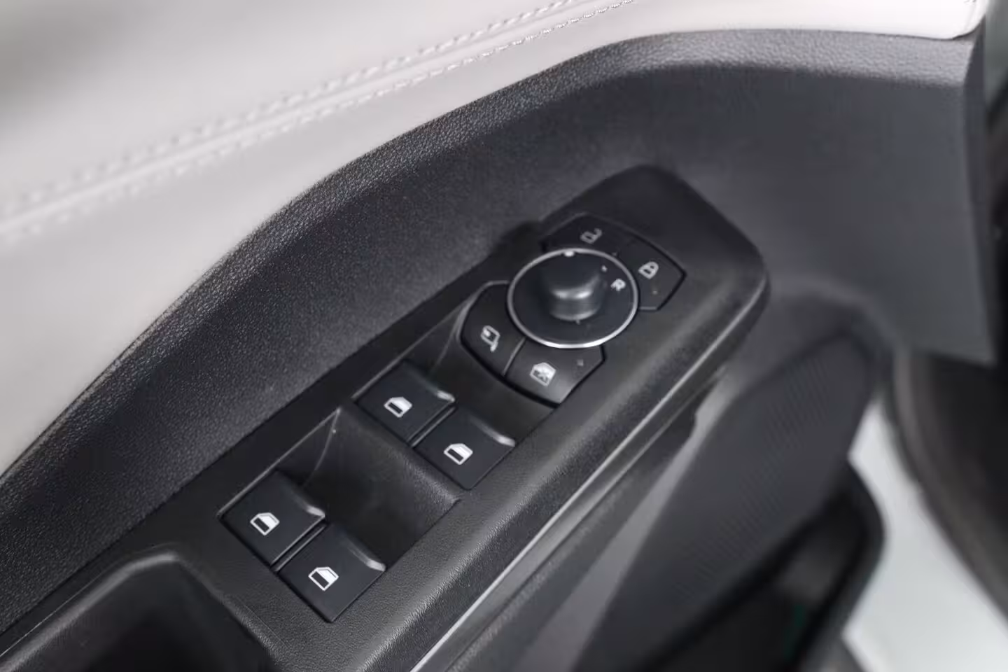Ford Puma Gen-E Select FWD 47 kWh | Winter Pack | Camera | Elektrische Kofferklep | Navigatie | Draadloze