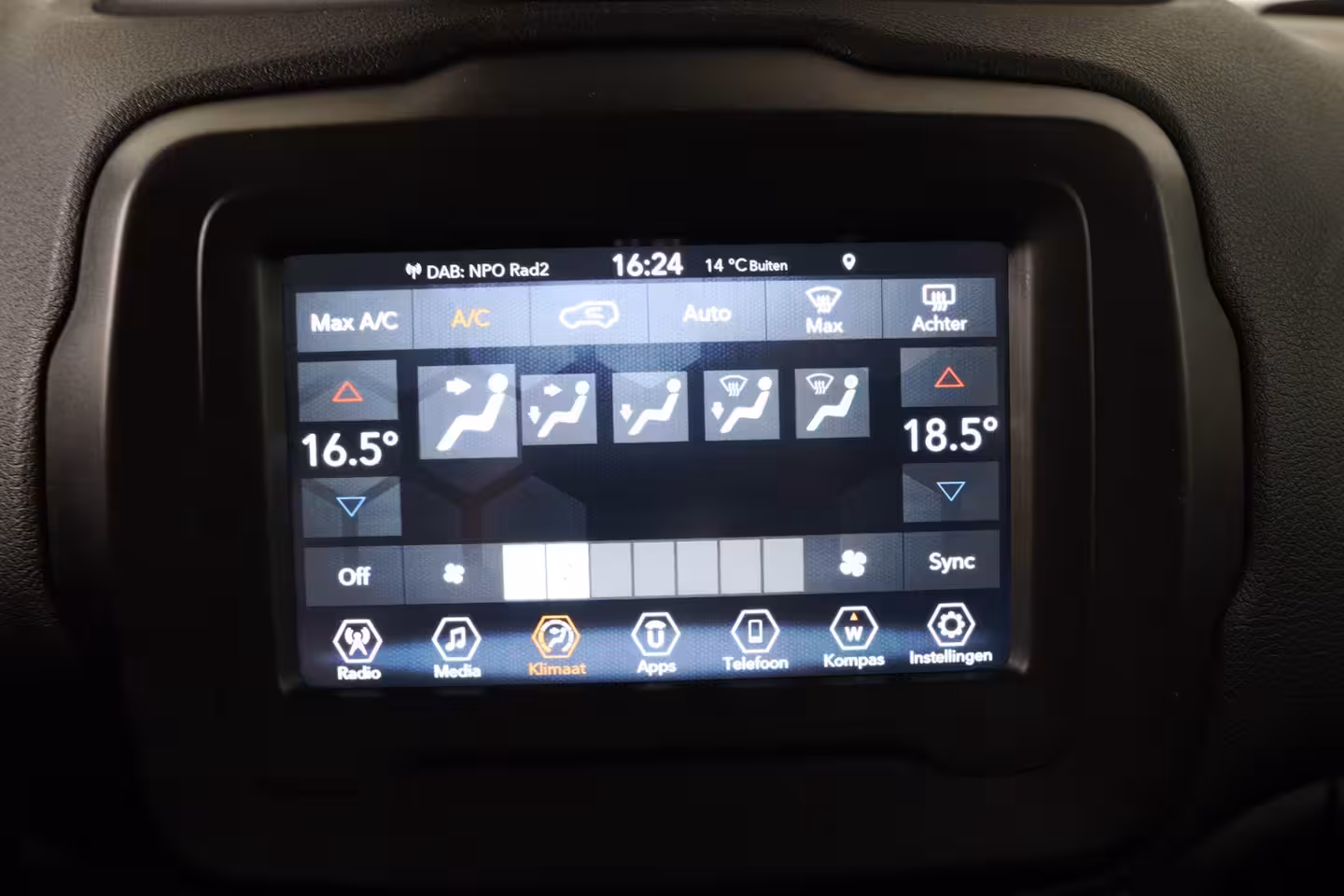 Jeep Renegade 1.3T DDCT Longitude | Automaat | Navi By App | Clima | Cruise Control | DAB | Parkeersenso
