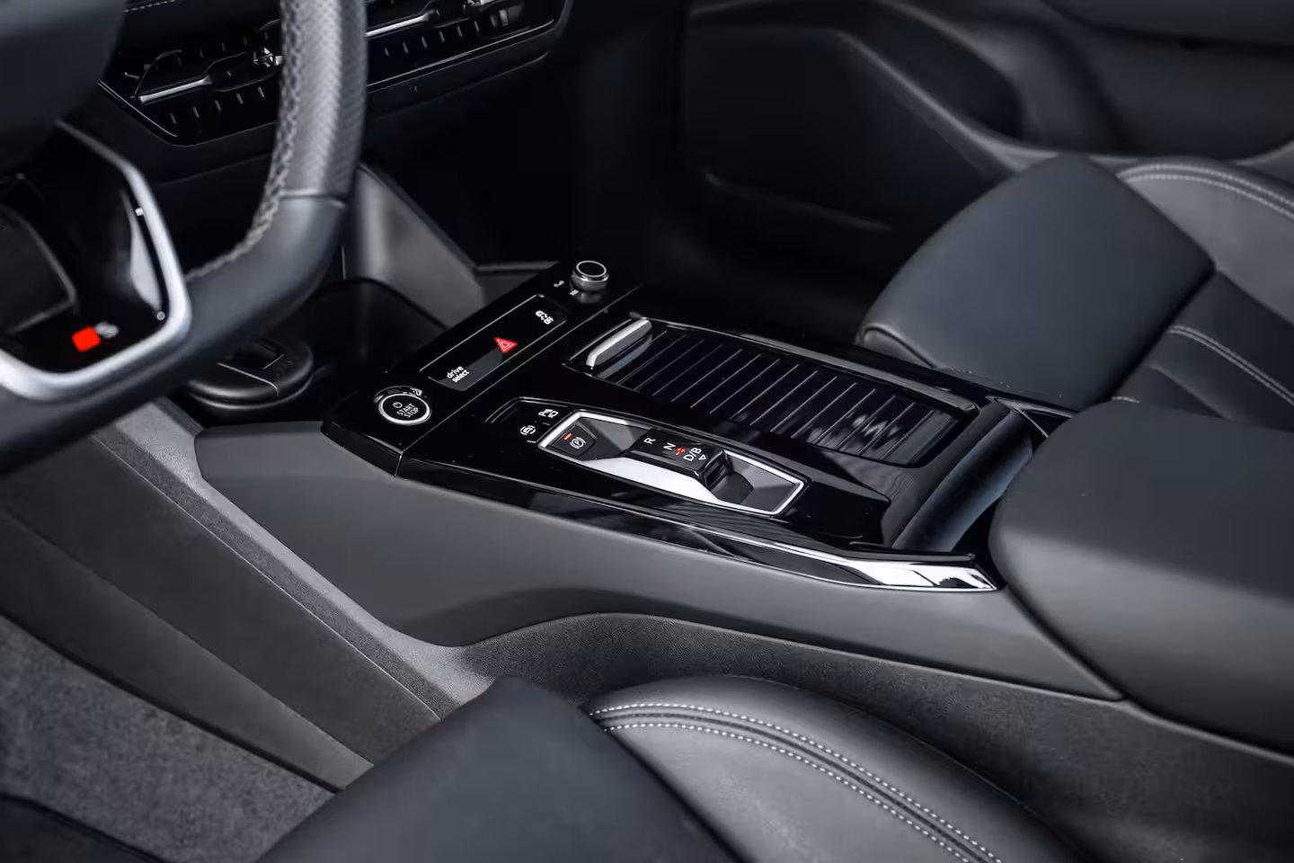 Audi Q6 e-tron S edition performance 100 kWh | Achterstoelen verwarmd | Apple Carplay/Android Auto|telefo