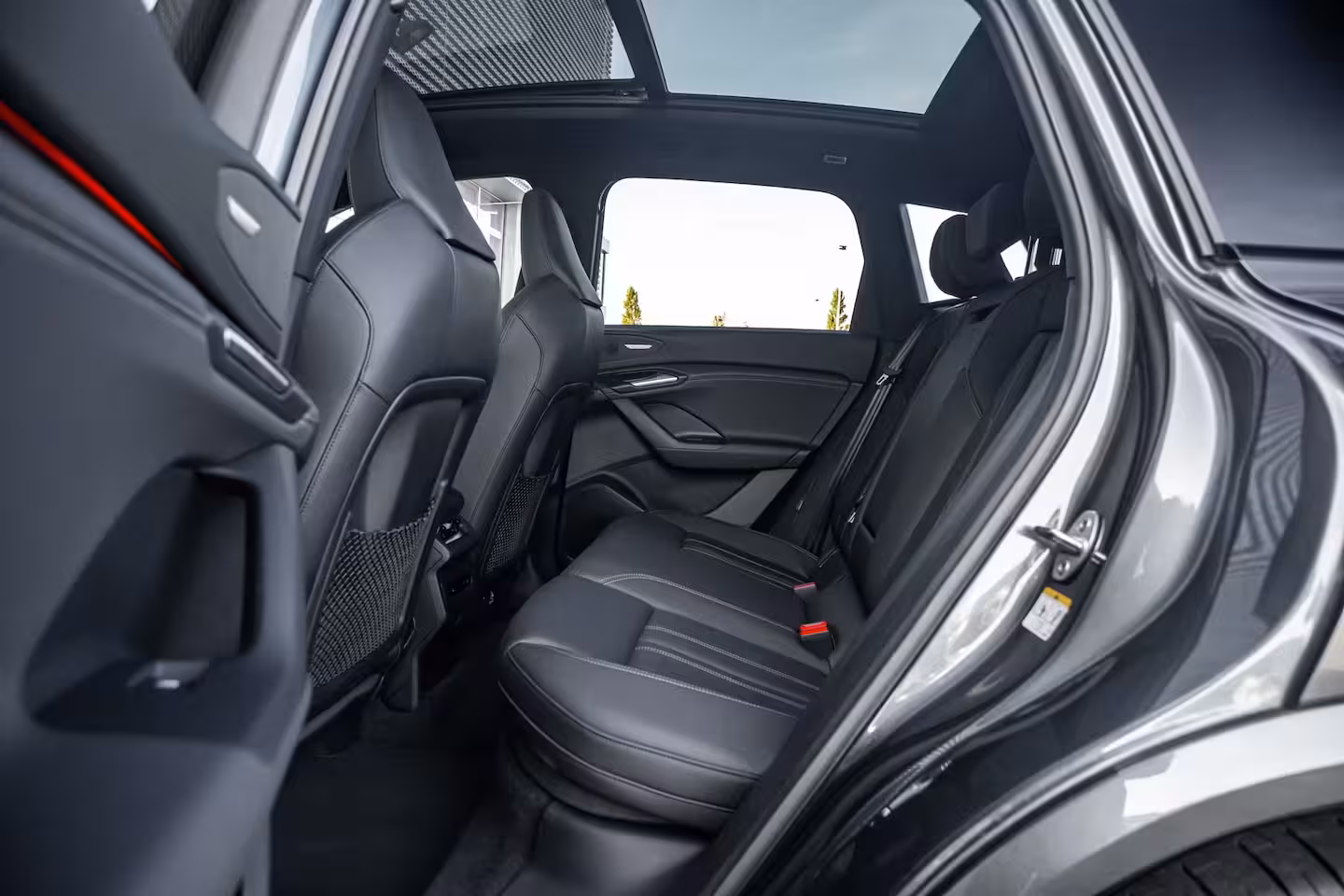 Audi Q6 e-tron S edition performance 100 kWh | Achterstoelen verwarmd | Apple Carplay/Android Auto|telefo