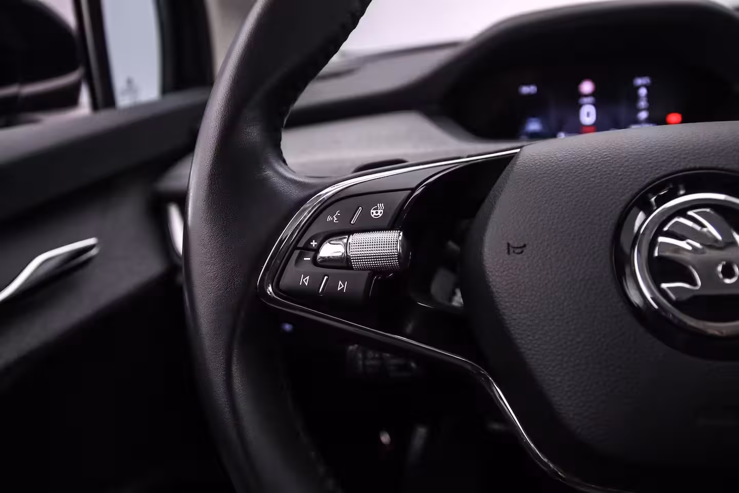 Skoda Enyaq iV 80 204pk Automaat Adaptive cruise control, Navigatie, Achteruitrijcamera, LED koplampen, S