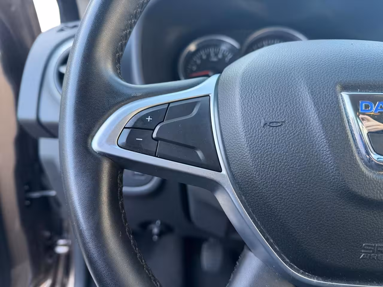 Dacia Logan MCV 0.9 TCe Laureate | 100% onderhouden | Elektr. ramen voor | Airco | Parkeersensor achter |