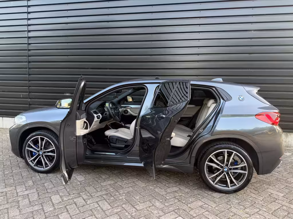 BMW X2 sDrive20i M-SPORT PANO|HUD|H/K|CAMERA|KEYLESS