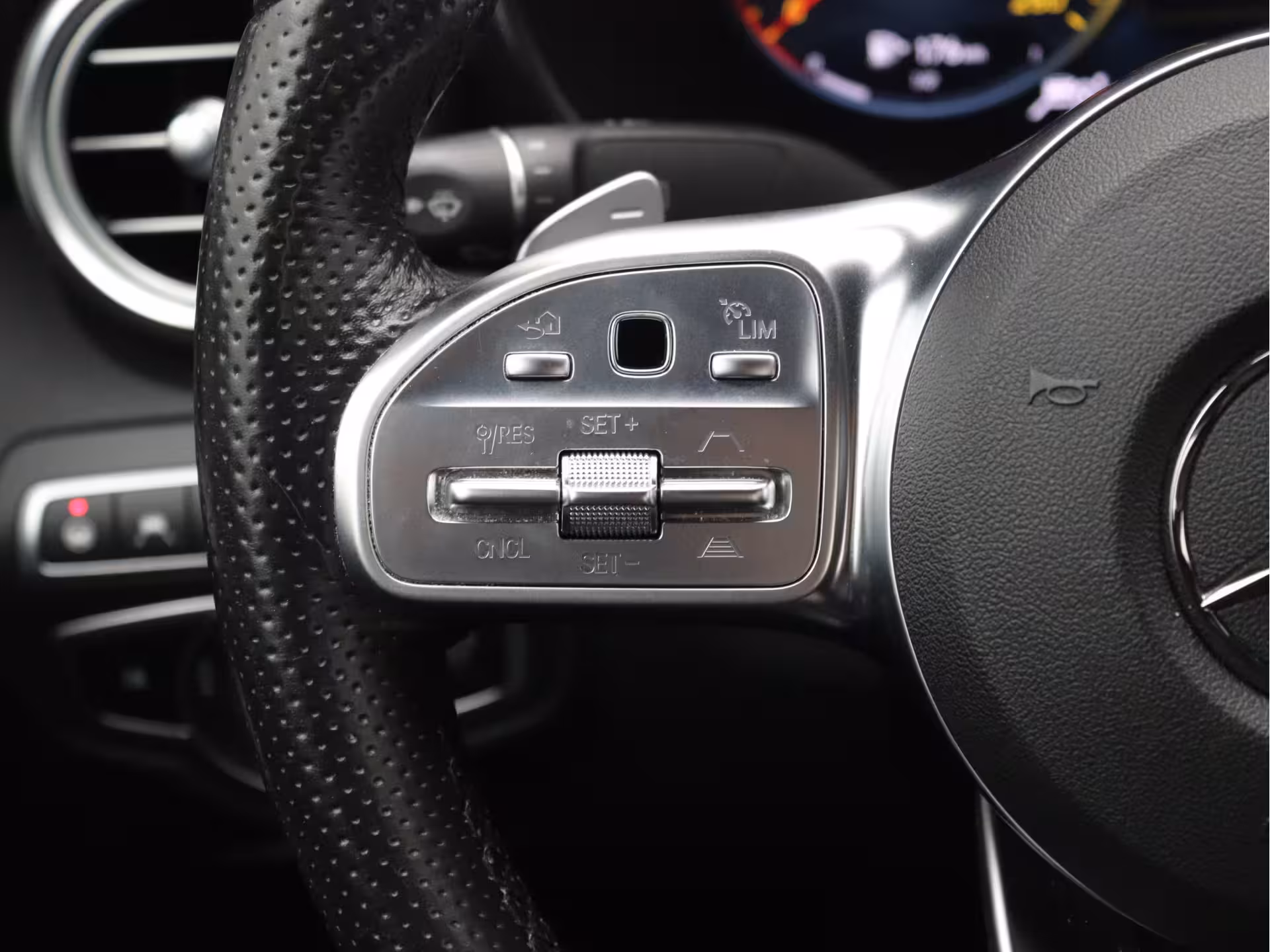 Mercedes-Benz C-klasse 180 AMG Distronic, Carplay, Camera