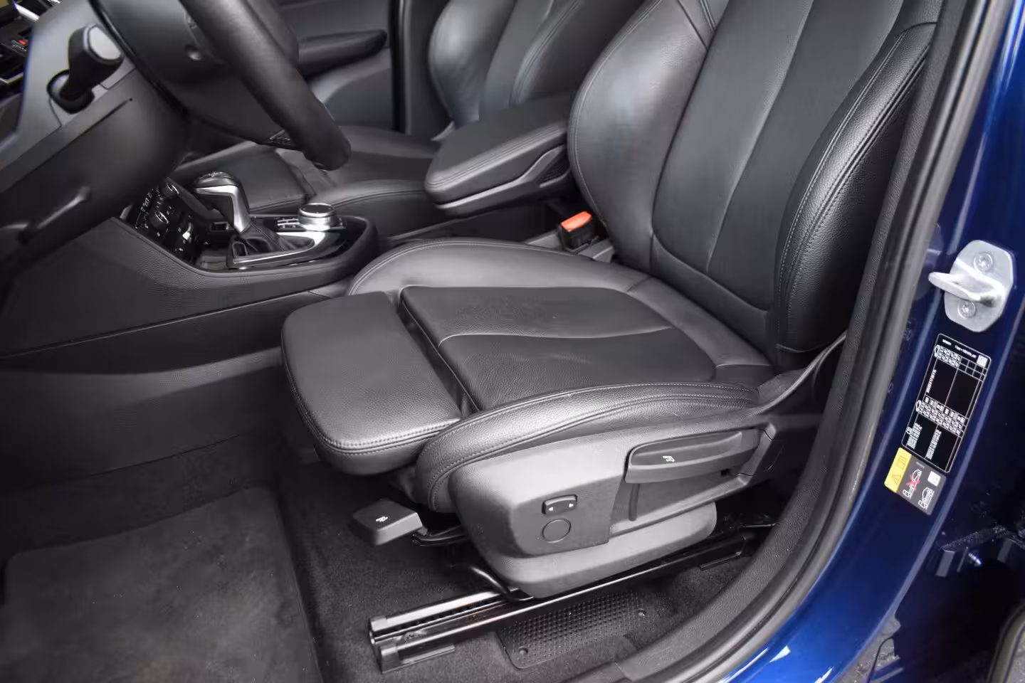 BMW 2-serie Active Tourer 225xe LEDER SPORTSTOELEN NAVIGATIE LMV LED