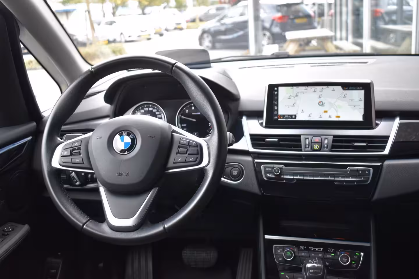 BMW 2-serie Active Tourer 225xe LEDER SPORTSTOELEN NAVIGATIE LMV LED