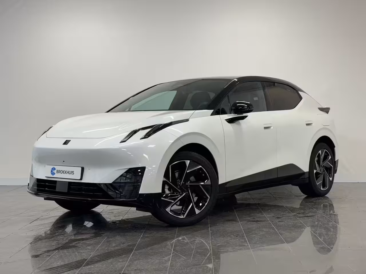 Lynk & Co 02 More 66 kWh | 22 kW lader | 360 Camera | Memory seats | High end audio | Apple Carplay/And