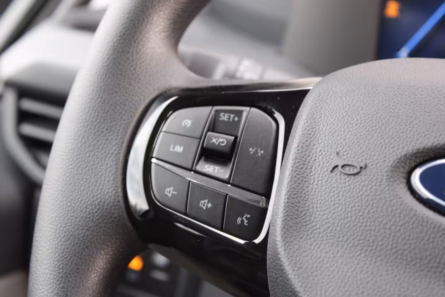 Ford E-Transit Cust. 320 L2H1 Trend 71 kWh DC |LED|CAMERA|