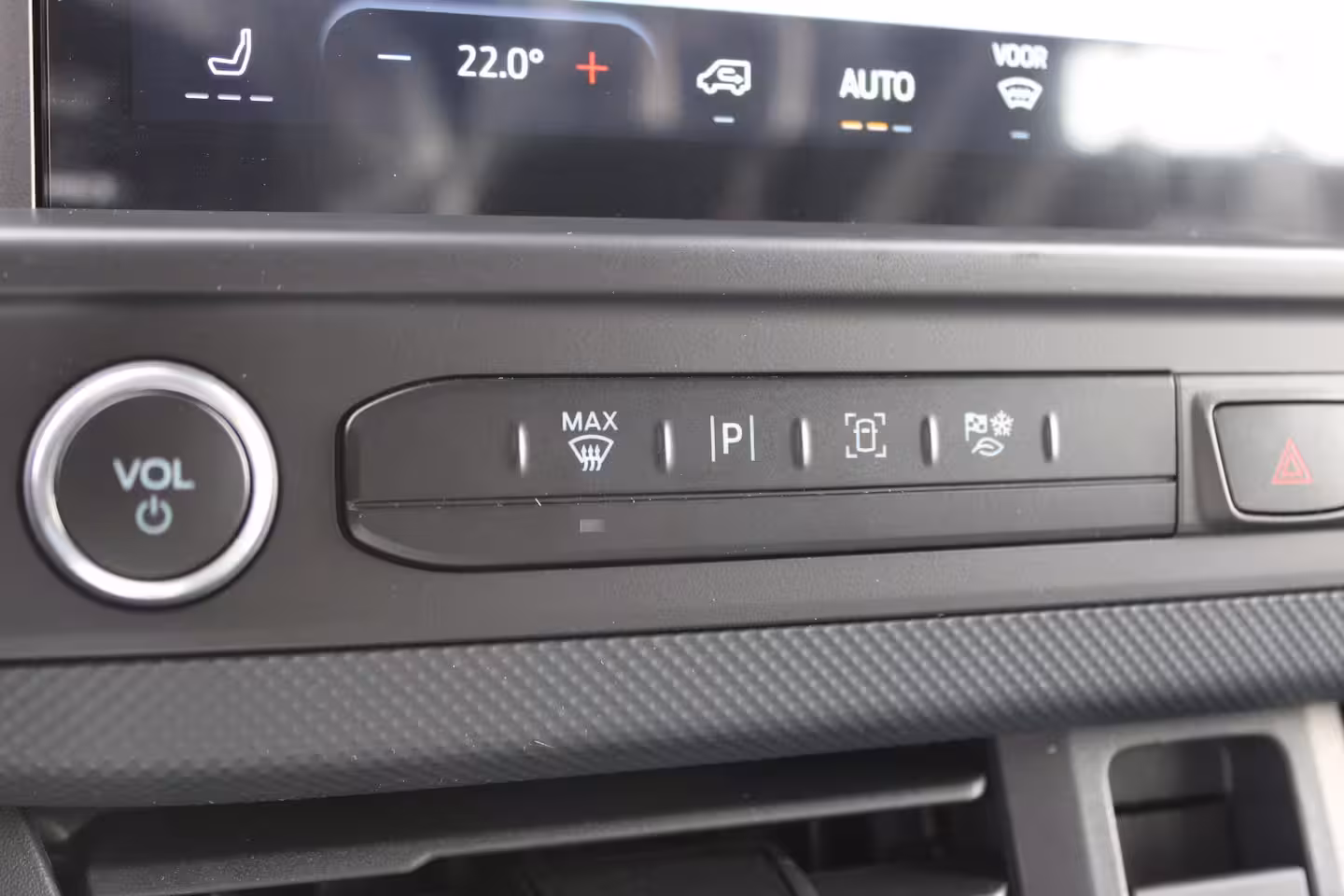 Ford E-Transit Cust. 320 L2H1 Trend 71 kWh DC |LED|CAMERA|