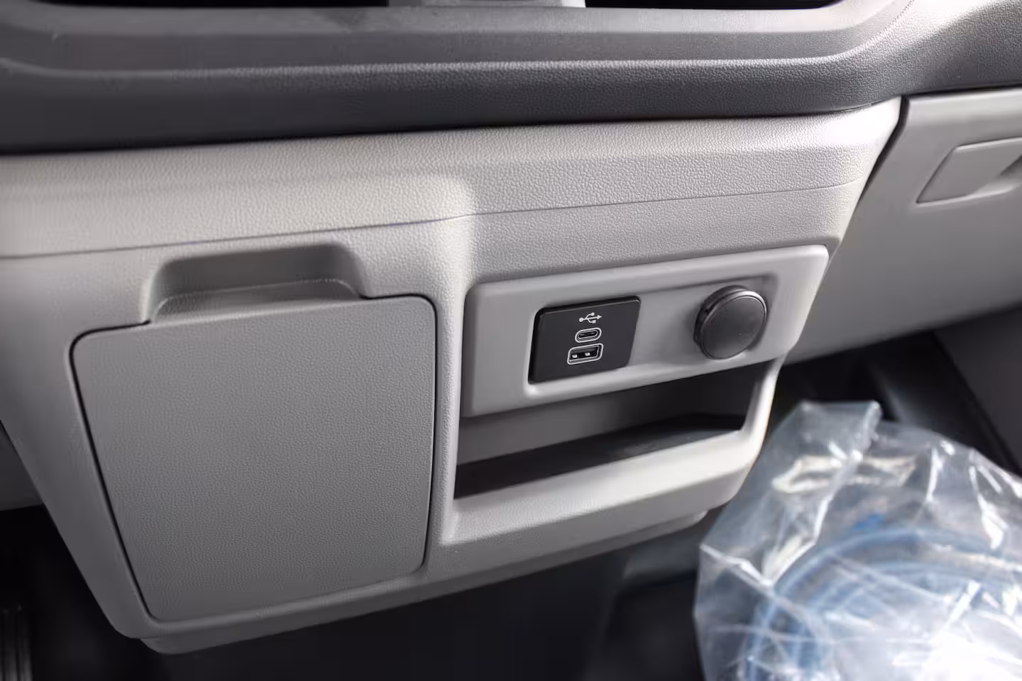 Ford E-Transit Cust. 320 L2H1 Trend 71 kWh DC |LED|CAMERA|