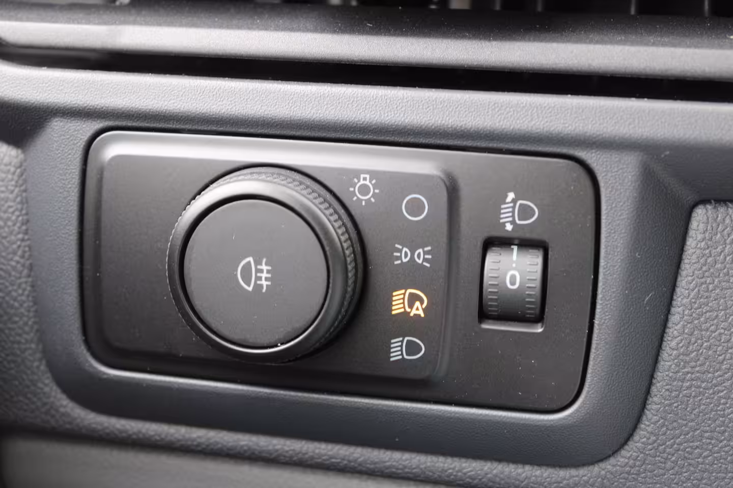 Ford E-Transit Cust. 320 L2H1 Trend 71 kWh DC |LED|CAMERA|
