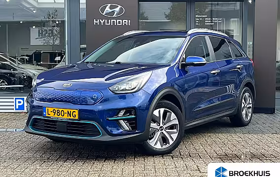 Kia e-Niro DynamicPlusLine 64 kWh | Afn. trekhaak | Schuif-kanteldak | Halfleder | Parkeercamera | St